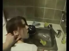 茶色の短いスカートmasturbatin ...