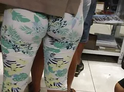 美しい女性にして、思いっきりジーンズのた ...