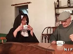 十代の若者はカメラの前で女の子を吹く エ ...