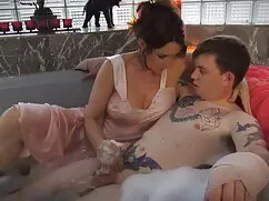 友人のコックの騎乗位busty webカ ...